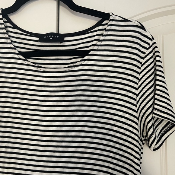 Everly Striped Dress - Picture 4 of 5